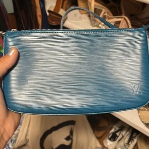 Louis Vuitton epi pouchette